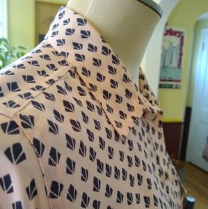 Ann Taylor Loft pink button front shirt. Size M.